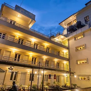 highlander-inn.hotels-kathmandu.com/